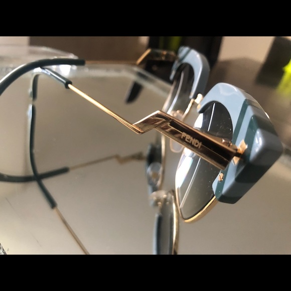 FENDI CAT EYE SHADES AUTHENTIC - Picture 11 of 13